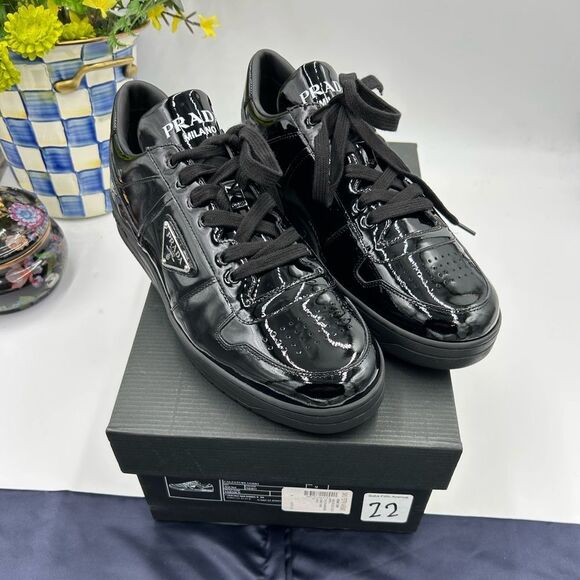 Men's Prada downtown patent leather triangle logo sneakers size 9 made in Italy